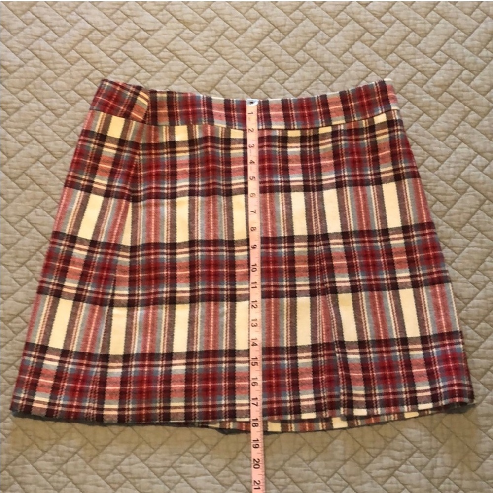 3/$25 J Crew Cream and Red A-Line Mini Skirt Casual Pleated